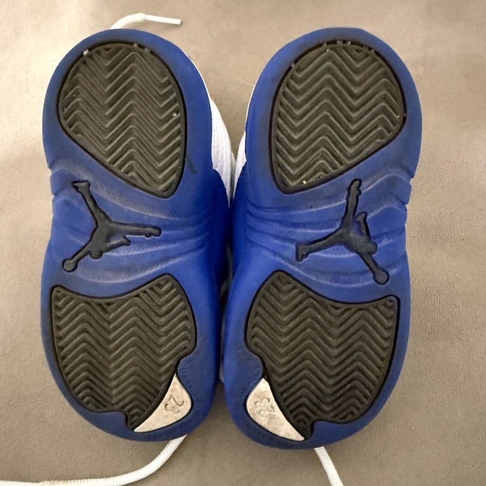 Kids White and Blue Sneakers Toddler size 8 - Picture 3 of 5